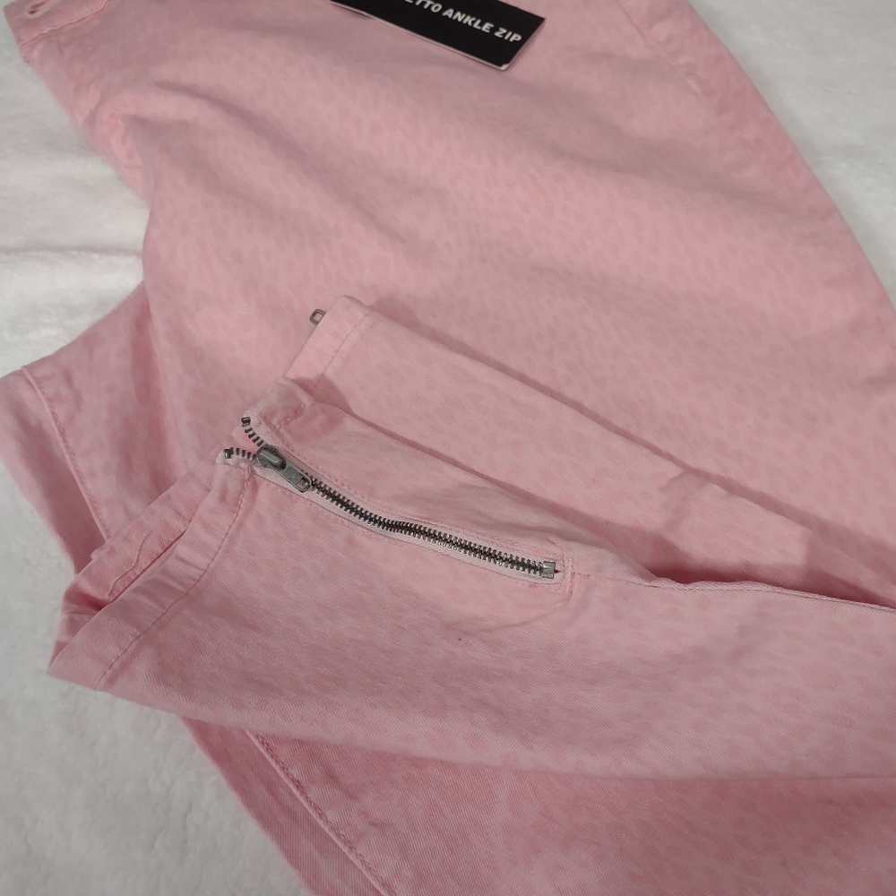 NWT Torrid Stiletto Ankle zip PINK LPRD size 24 - Picture 2 of 9